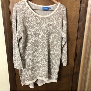 Simply Vera Wang Top Sweater L Beige Metallic Woven Thread Buttons